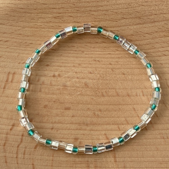 STRETCH Beaded Anklet Silver & Green - Picture 4 of 11